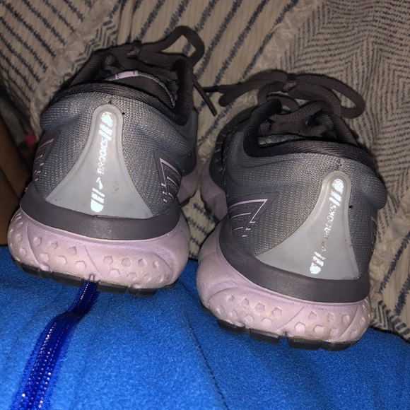 Brooks ghost shoes size 6 - Picture 9 of 13